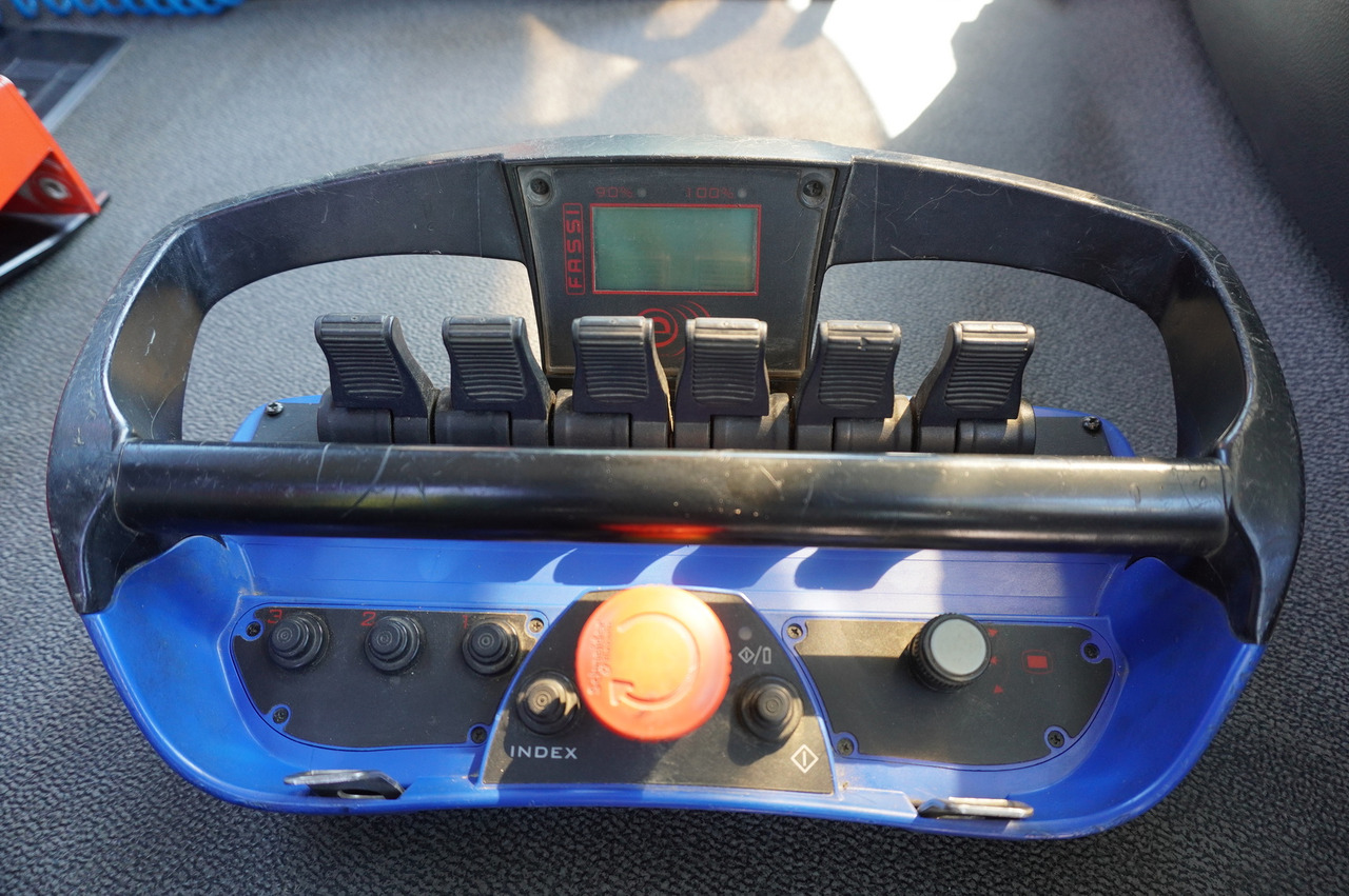 Pritsche LKW, Autokran RENAULT C280 DTI 8 / FASSI crane 5.6 T / range 8 m / Flatbed 15 EPAL: das Bild 12