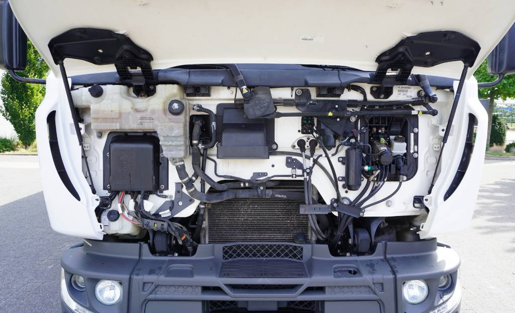 RENAULT D12 E6 / Container 18 pallets / tail lift – Leasing RENAULT D12 E6 / Container 18 pallets / tail lift: das Bild 13 RENAULT D12 E6 / Container 18 pallets / tail lift – Leasing RENAULT D12 E6 / Container 18 pallets / tail lift: das Bild 13