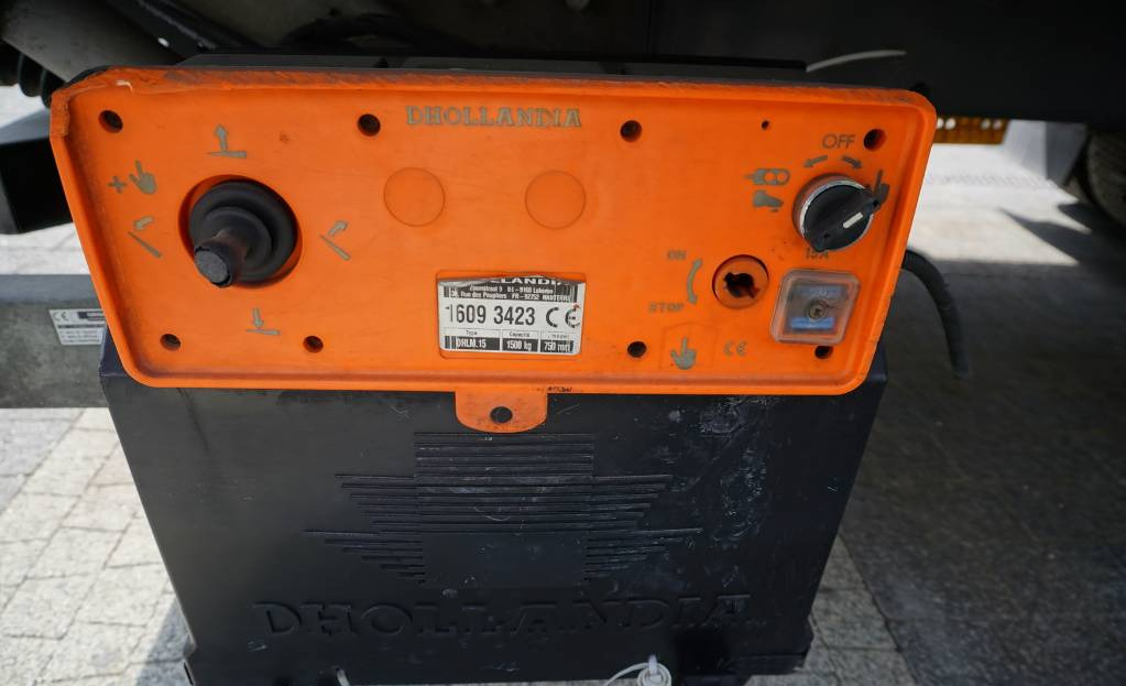 RENAULT D12 E6 / Container 18 pallets / tail lift – Leasing RENAULT D12 E6 / Container 18 pallets / tail lift: das Bild 19 RENAULT D12 E6 / Container 18 pallets / tail lift – Leasing RENAULT D12 E6 / Container 18 pallets / tail lift: das Bild 19