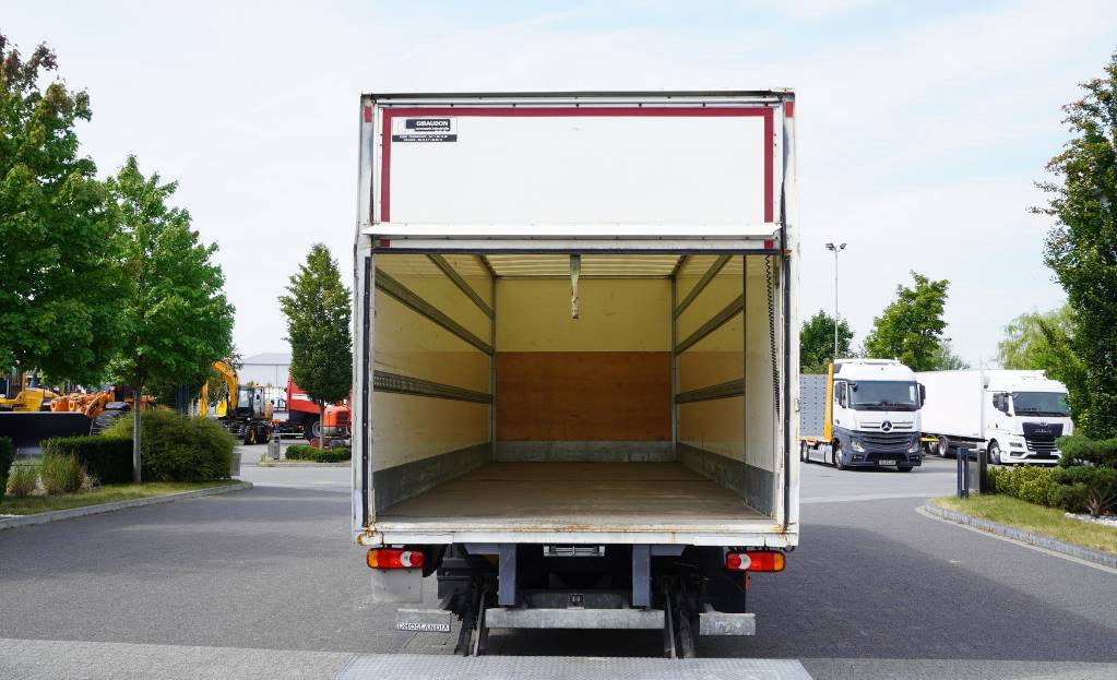 RENAULT D12 E6 / Container 18 pallets / tail lift – Leasing RENAULT D12 E6 / Container 18 pallets / tail lift: das Bild 16 RENAULT D12 E6 / Container 18 pallets / tail lift – Leasing RENAULT D12 E6 / Container 18 pallets / tail lift: das Bild 16