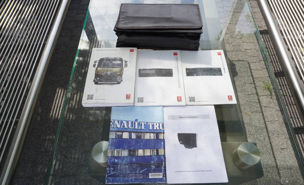 RENAULT D12 E6 / Container 18 pallets / tail lift – Leasing RENAULT D12 E6 / Container 18 pallets / tail lift: das Bild 9 RENAULT D12 E6 / Container 18 pallets / tail lift – Leasing RENAULT D12 E6 / Container 18 pallets / tail lift: das Bild 9