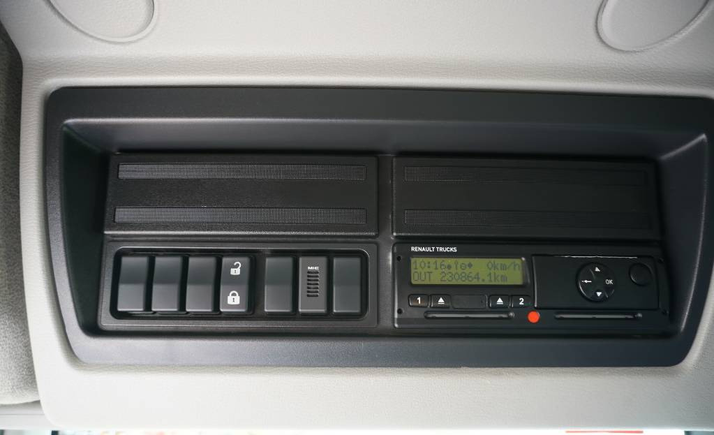 RENAULT D12 E6 / Container 18 pallets / tail lift – Leasing RENAULT D12 E6 / Container 18 pallets / tail lift: das Bild 8 RENAULT D12 E6 / Container 18 pallets / tail lift – Leasing RENAULT D12 E6 / Container 18 pallets / tail lift: das Bild 8