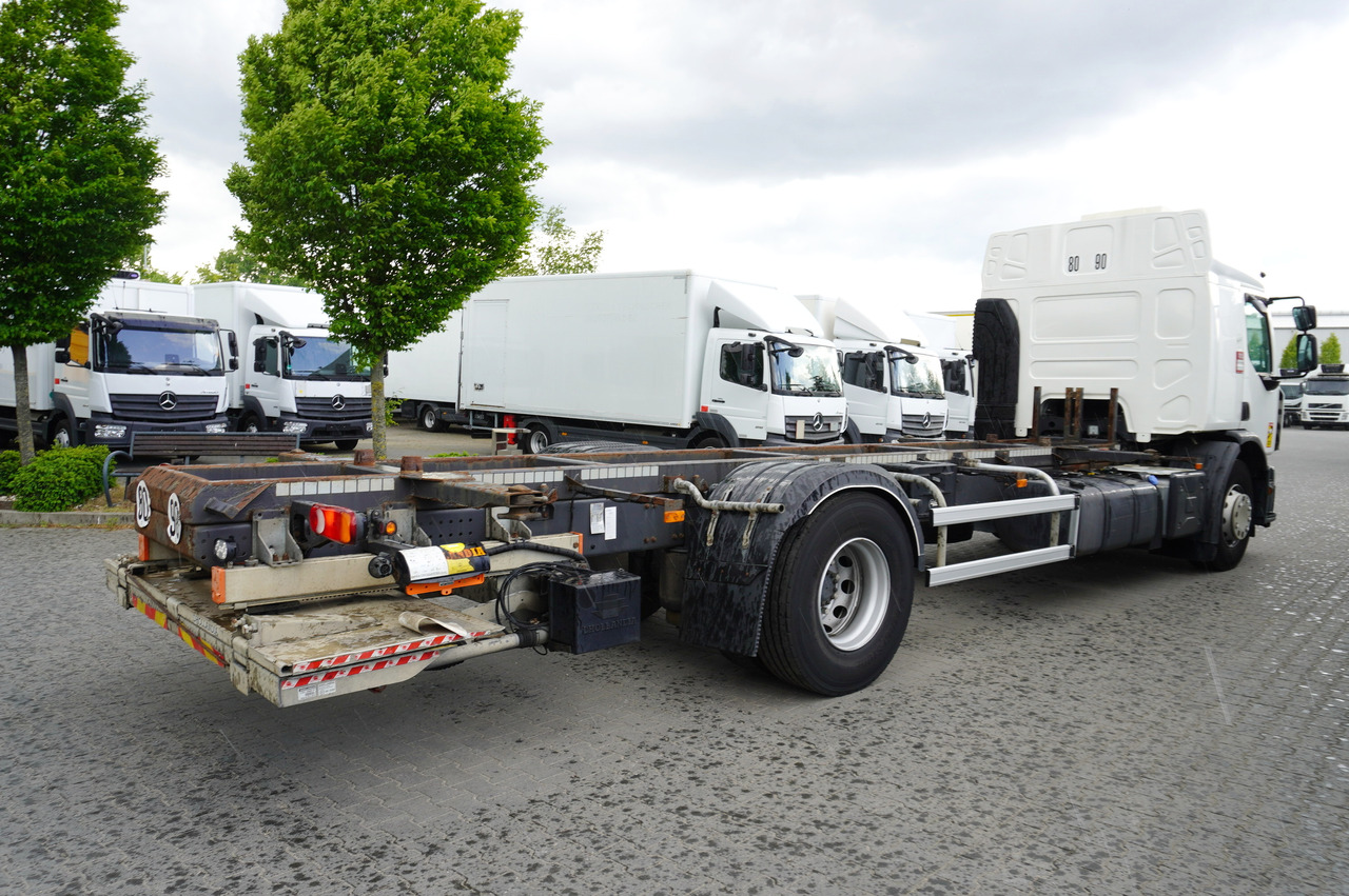 RENAULT D19 Wide Glob / BDF / load capacity 11t / 280 thousand km / tail lift - Fahrgestell LKW: das Bild 5 RENAULT D19 Wide Glob / BDF / load capacity 11t / 280 thousand km / tail lift - Fahrgestell LKW: das Bild 5