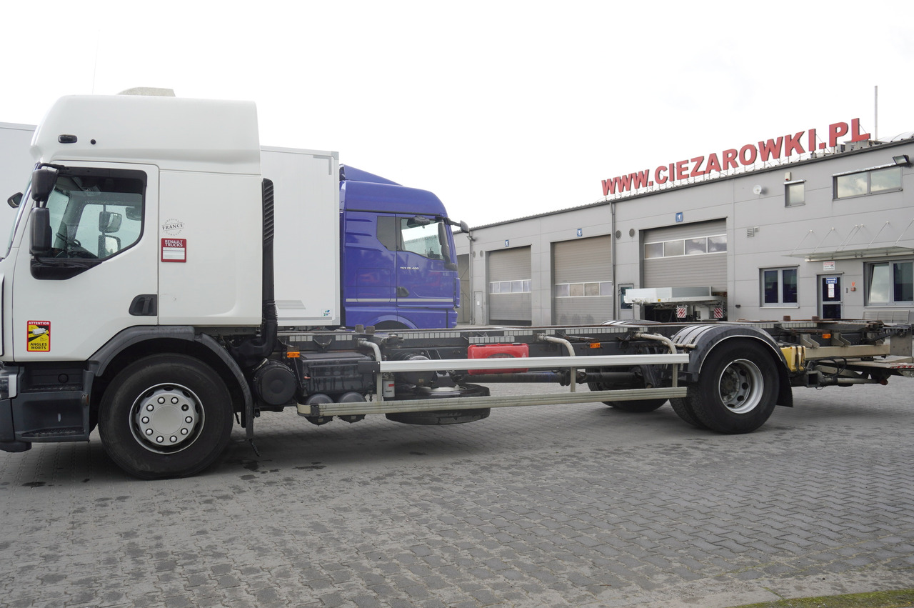 RENAULT D19 Wide Glob / BDF / load capacity 11t / 280 thousand km / tail lift - Fahrgestell LKW: das Bild 4 RENAULT D19 Wide Glob / BDF / load capacity 11t / 280 thousand km / tail lift - Fahrgestell LKW: das Bild 4