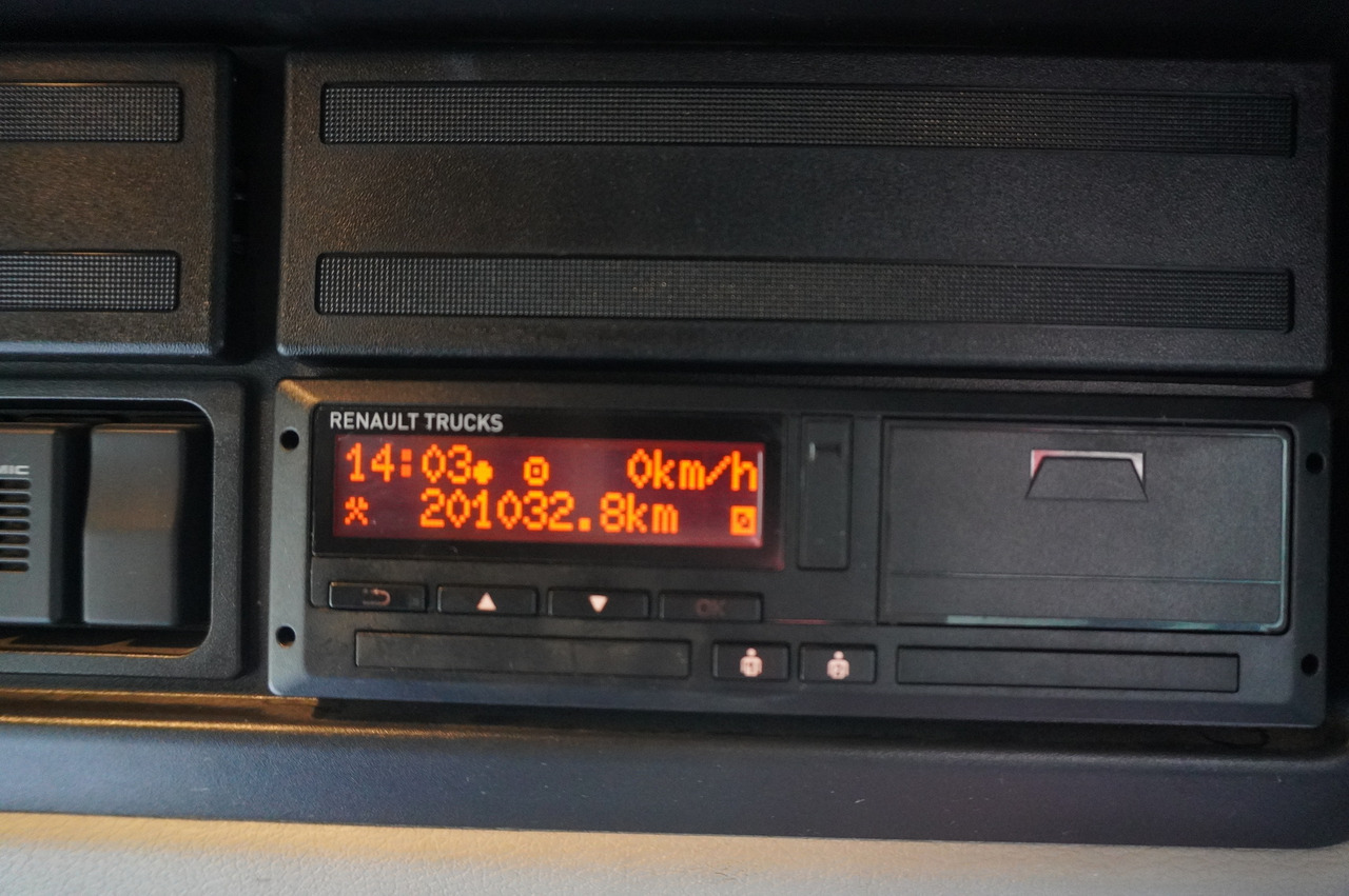 RENAULT RENAULT C280 DTI 8 / FASSI crane 5.6 T / 560 MTH / range 8 m / Flatbed 15 EPAL - Autokran: das Bild 4 RENAULT RENAULT C280 DTI 8 / FASSI crane 5.6 T / 560 MTH / range 8 m / Flatbed 15 EPAL - Autokran: das Bild 4