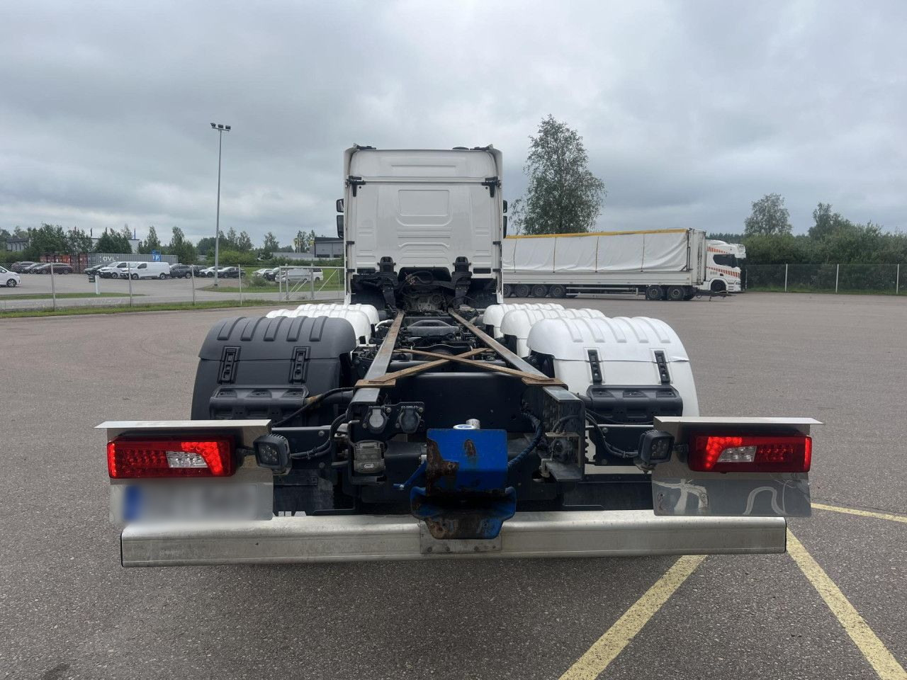 SCANIA R560 B8x4*4 / Chassis / sleeper cab / Power take-off - Autokran: das Bild 5 SCANIA R560 B8x4*4 / Chassis / sleeper cab / Power take-off - Autokran: das Bild 5