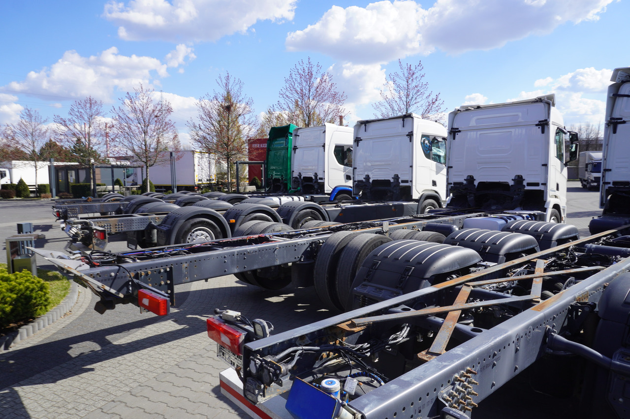 Fahrgestell LKW SCANIA R650 V8 / 650 HP/ frame 8.8 m / steered 4th axis / 20 units: das Bild 8