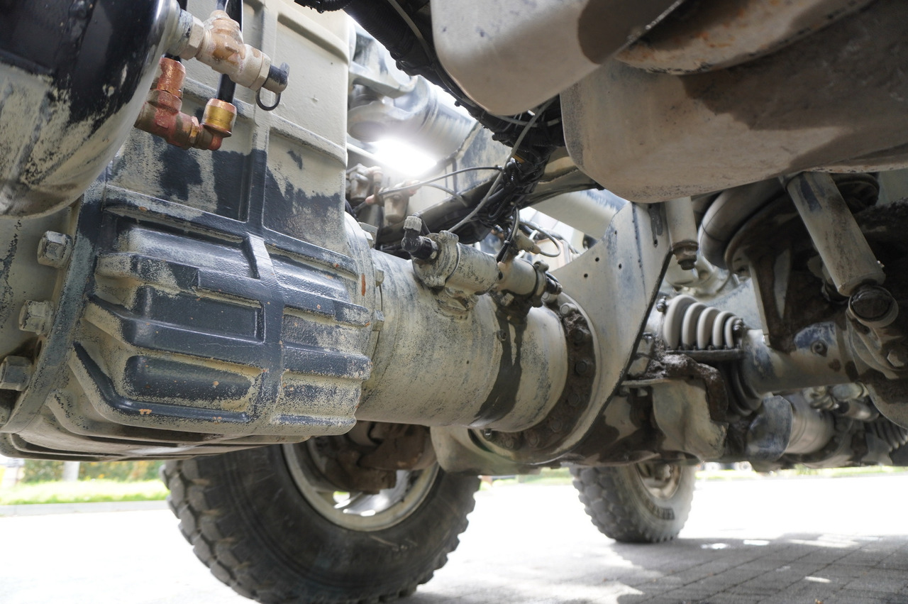 Kipper TATRA Phoenix 8x8 Twin-Steer Quad/A dump truck / 30 tho. km: das Bild 27