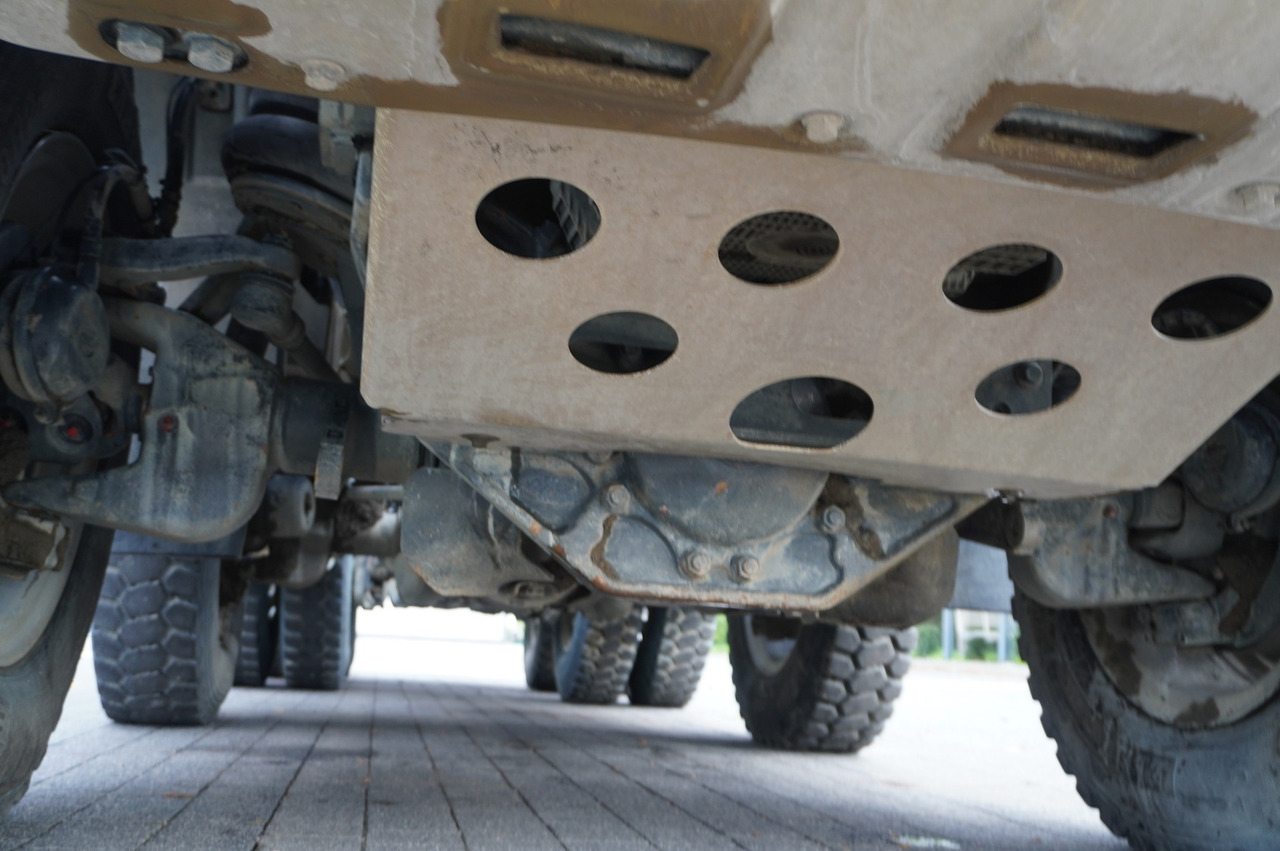 Kipper TATRA Phoenix 8x8 Twin-Steer Quad/A dump truck / 30 tho. km: das Bild 25