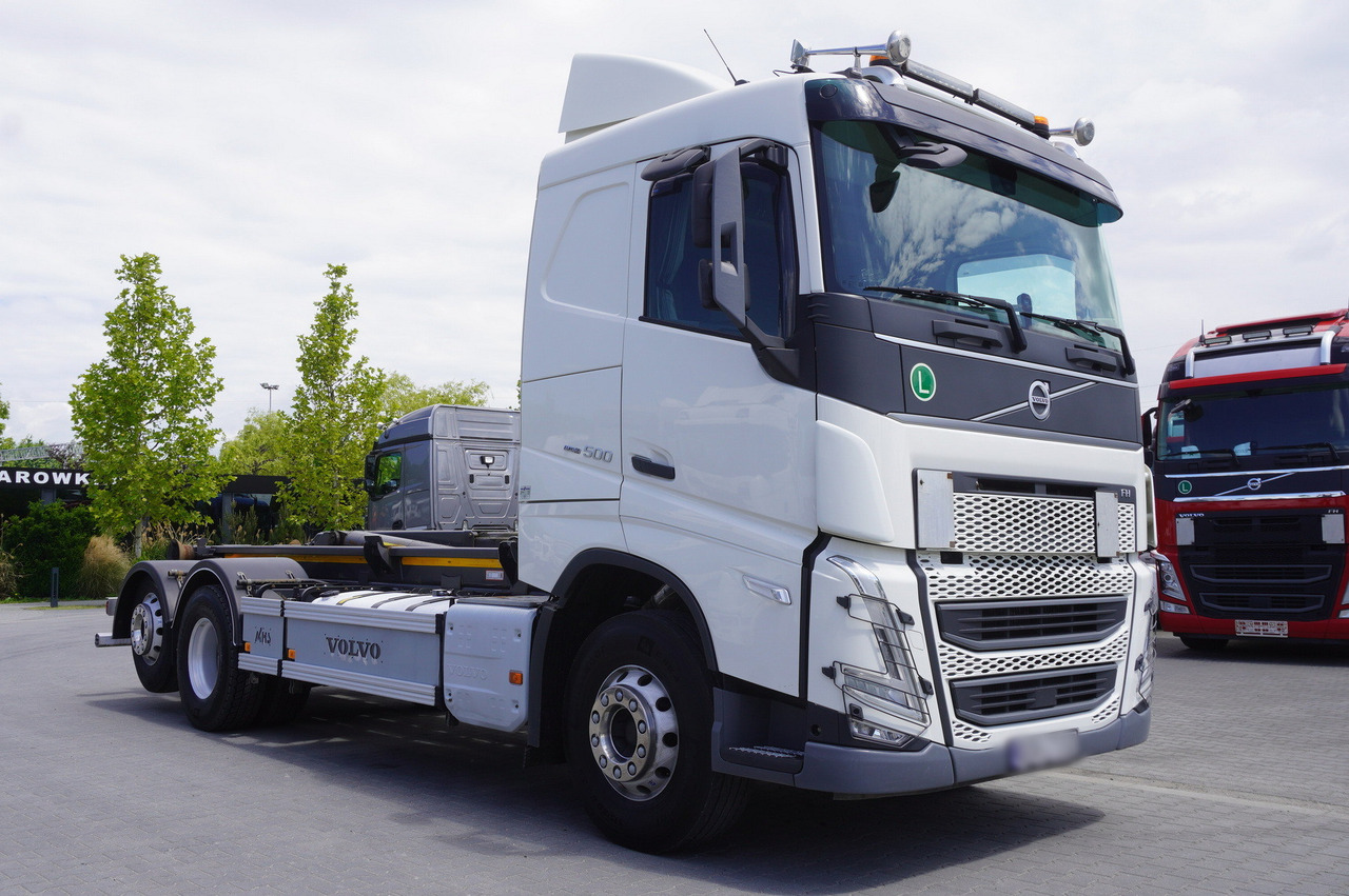 VOLVO FH 500 / VDL hooklift 21 tons / 2022 / steering 3d axle / 2 units - Abrollkipper: das Bild 2 VOLVO FH 500 / VDL hooklift 21 tons / 2022 / steering 3d axle / 2 units - Abrollkipper: das Bild 2