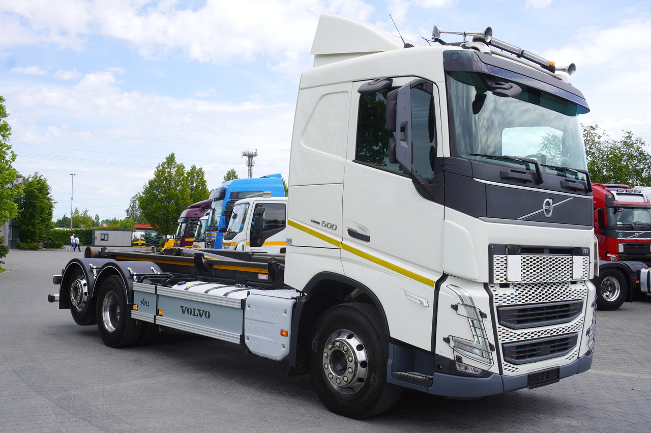 VOLVO FH 500 / VDL hooklift 21 tons / 2022 / steering 3d axle / 2 units - Abrollkipper: das Bild 2 VOLVO FH 500 / VDL hooklift 21 tons / 2022 / steering 3d axle / 2 units - Abrollkipper: das Bild 2