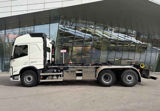 VOLVO FM 460 6X2*4 / HIAB ULT21S61 hooklift / 50 tho. km! / 2022 - Abrollkipper: das Bild 3 VOLVO FM 460 6X2*4 / HIAB ULT21S61 hooklift / 50 tho. km! / 2022 - Abrollkipper: das Bild 3
