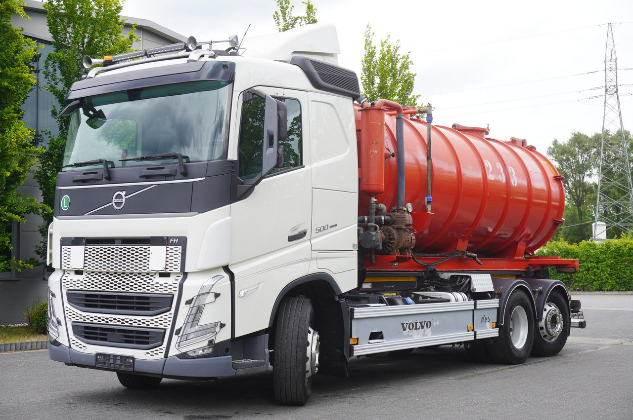 VOLVO Volvo FH 500 / Septic barrel 13000 l / Hook lift 21 t / 2022 / 3rd axle steered / 2 units - Abrollkipper: das Bild 2 VOLVO Volvo FH 500 / Septic barrel 13000 l / Hook lift 21 t / 2022 / 3rd axle steered / 2 units - Abrollkipper: das Bild 2