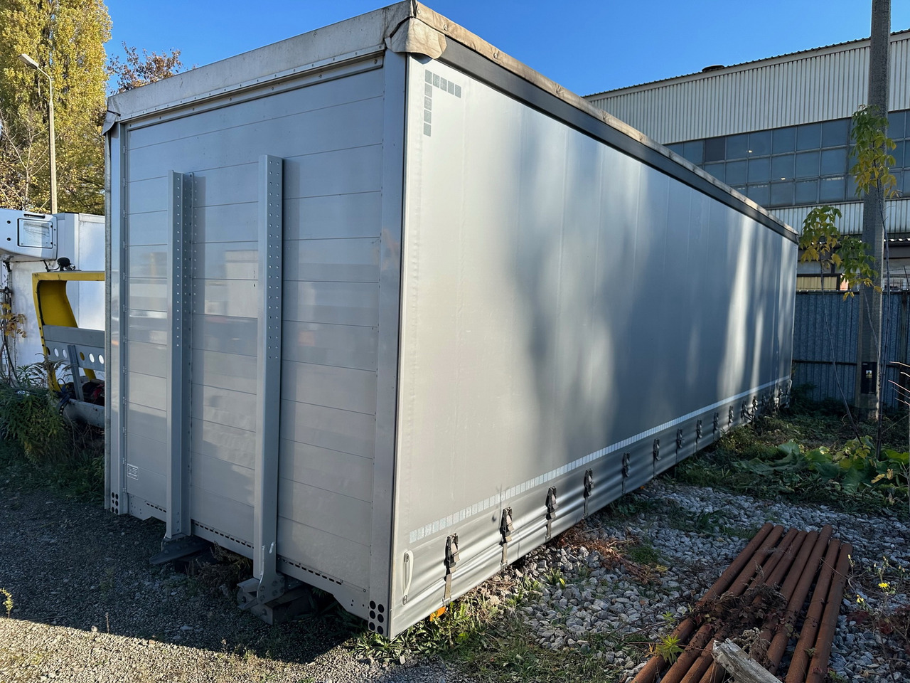 VarioFRAME Bausatz curtain / 23 europallets / 2017 - Planenaufbau: das Bild 2 VarioFRAME Bausatz curtain / 23 europallets / 2017 - Planenaufbau: das Bild 2