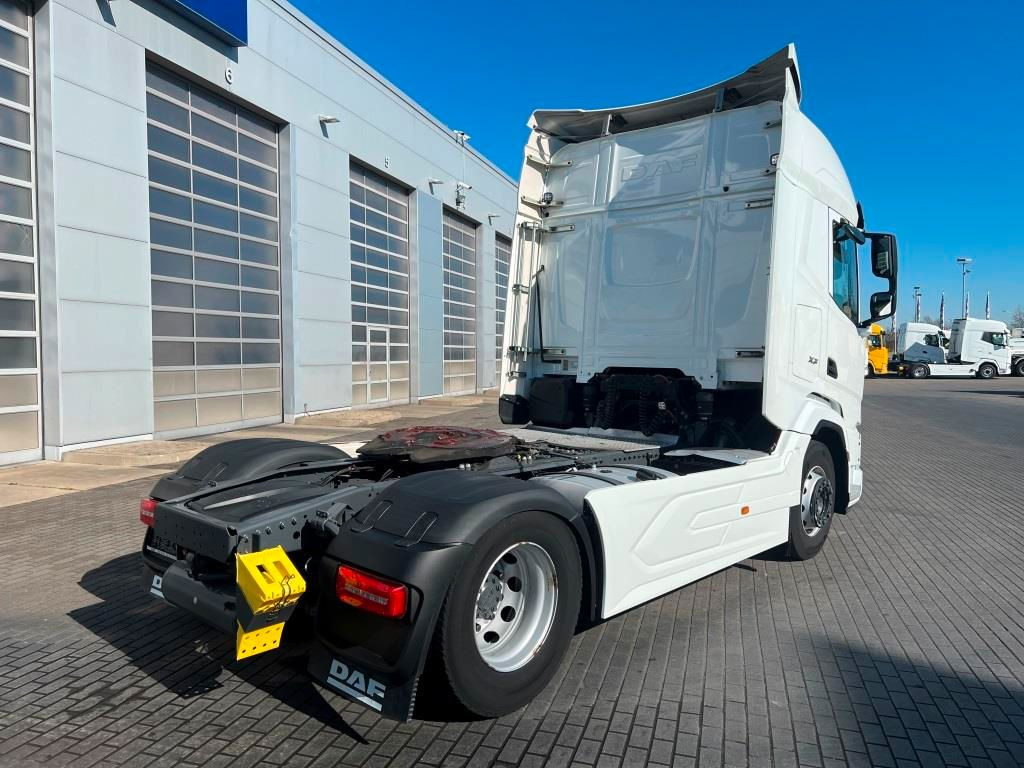 DAF XFn 480 FT Intarder 2xTank 1.105 L Vollspoiler - Sattelzugmaschine: das Bild 4 DAF XFn 480 FT Intarder 2xTank 1.105 L Vollspoiler - Sattelzugmaschine: das Bild 4