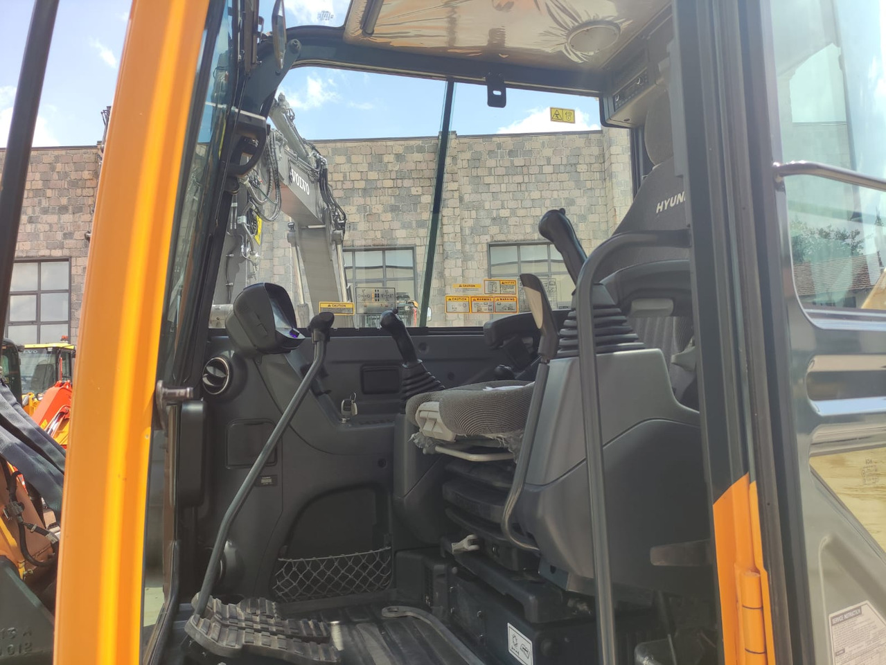 HYUNDAI R60CR-9A - Minibagger: das Bild 5 HYUNDAI R60CR-9A - Minibagger: das Bild 5