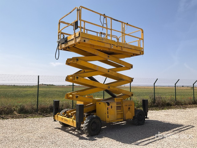 2004 Haulotte H15SX 4x4 Diesel Scissor Lift - Scherenbühne: das Bild 2 2004 Haulotte H15SX 4x4 Diesel Scissor Lift - Scherenbühne: das Bild 2