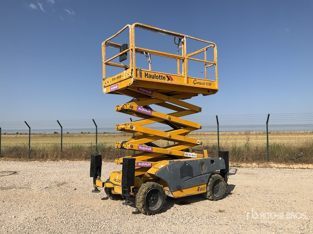 2005 Haulotte Compact12DX 4x4 Diesel Scissor Lift - Scherenbühne: das Bild 2 2005 Haulotte Compact12DX 4x4 Diesel Scissor Lift - Scherenbühne: das Bild 2