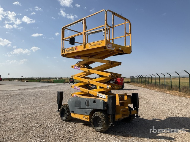 2005 Haulotte Compact12DX 4x4 Diesel Scissor Lift - Scherenbühne: das Bild 4 2005 Haulotte Compact12DX 4x4 Diesel Scissor Lift - Scherenbühne: das Bild 4