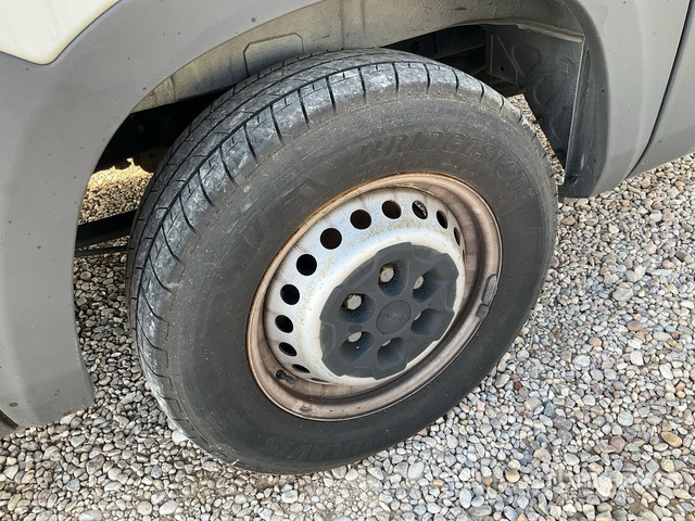 Transporter 2018 Iveco Daily 35S16 Cargo Van: das Bild 6