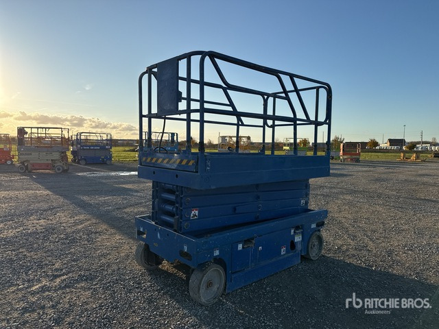 2007 Haulotte Compact12 Electric Scissor Lift - Scherenbühne: das Bild 2 2007 Haulotte Compact12 Electric Scissor Lift - Scherenbühne: das Bild 2
