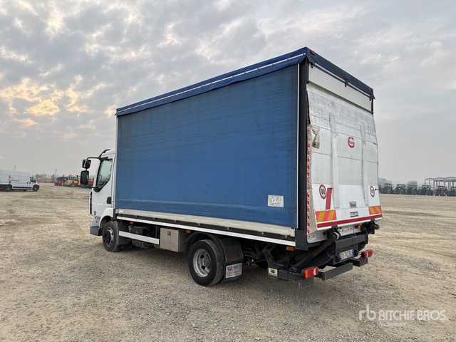 2010 Renault Midlum 215.75 4x2 Curtain Side Truck - Plane LKW: das Bild 3 2010 Renault Midlum 215.75 4x2 Curtain Side Truck - Plane LKW: das Bild 3