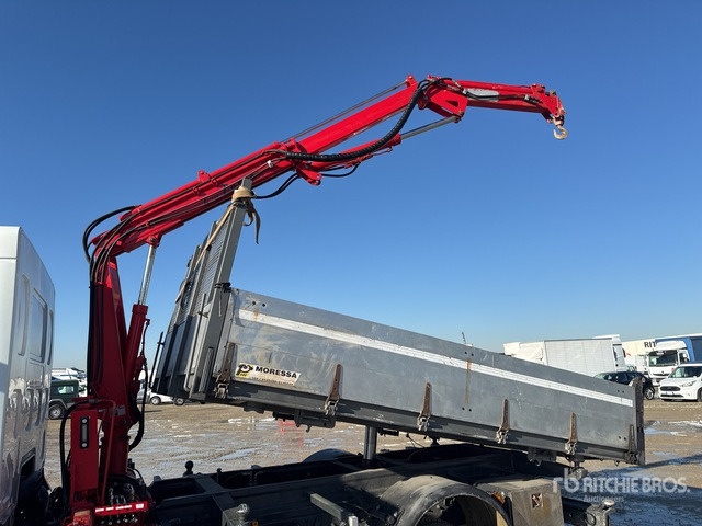 2010 Renault Midlum 220.08 1981 C.O.M.A. C330B on 4x2 Dump Truck with Crane - Kipper: das Bild 4 2010 Renault Midlum 220.08 1981 C.O.M.A. C330B on 4x2 Dump Truck with Crane - Kipper: das Bild 4