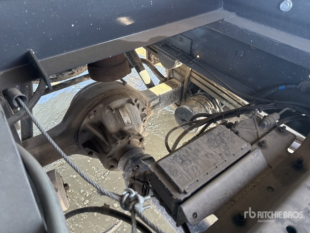 2010 Renault Midlum 220.08 1981 C.O.M.A. C330B on 4x2 Dump Truck with Crane - Kipper: das Bild 5 2010 Renault Midlum 220.08 1981 C.O.M.A. C330B on 4x2 Dump Truck with Crane - Kipper: das Bild 5