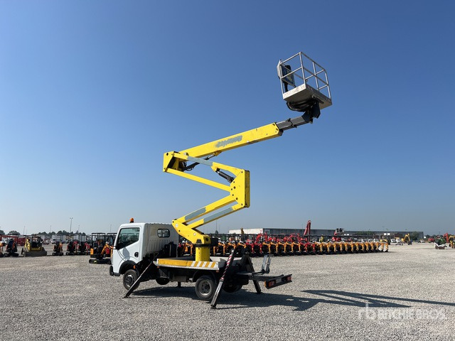2011 Renault Maxity 2011 Socage DA324 24 m on Bucket Truck - LKW mit Arbeitsbühne: das Bild 3 2011 Renault Maxity 2011 Socage DA324 24 m on Bucket Truck - LKW mit Arbeitsbühne: das Bild 3