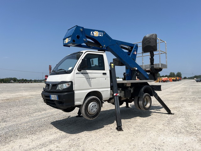 2013 Piaggio Porter 2013 Socage A314 14 m on Bucket Truck - LKW mit Arbeitsbühne: das Bild 1 2013 Piaggio Porter 2013 Socage A314 14 m on Bucket Truck - LKW mit Arbeitsbühne: das Bild 1