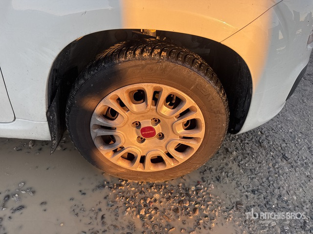 2014 Fiat Panda Automobile - PKW: das Bild 4 2014 Fiat Panda Automobile - PKW: das Bild 4