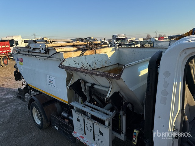 2015 Isuzu P75 Waste Collection Truck - Müllwagen: das Bild 4 2015 Isuzu P75 Waste Collection Truck - Müllwagen: das Bild 4