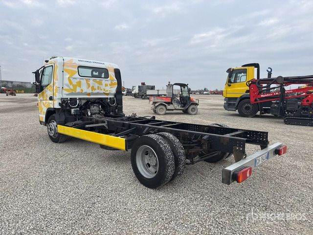 2015 Mitsubishi Fuso Canter 4x2 Cab and Chassis - Fahrgestell LKW: das Bild 2 2015 Mitsubishi Fuso Canter 4x2 Cab and Chassis - Fahrgestell LKW: das Bild 2