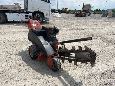 DITCH WITCH 1330 - Grabenbagger/ Grabenfräse: das Bild 4 DITCH WITCH 1330 - Grabenbagger/ Grabenfräse: das Bild 4