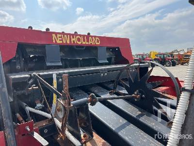 Rundballenpresse NEW HOLLAND BB960: das Bild 17