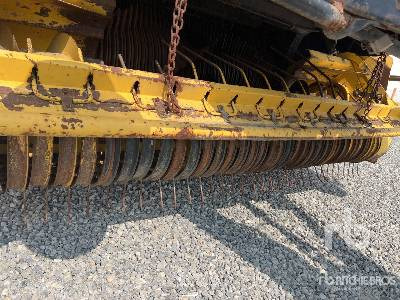 Rundballenpresse NEW HOLLAND BB960: das Bild 9
