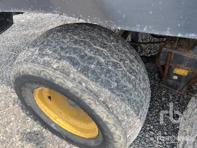Rundballenpresse NEW HOLLAND BB960: das Bild 32
