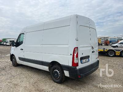 RENAULT MASTER 2.3 L2H2 T35 DCI 136CV ICE - Koffer LKW: das Bild 2 RENAULT MASTER 2.3 L2H2 T35 DCI 136CV ICE - Koffer LKW: das Bild 2