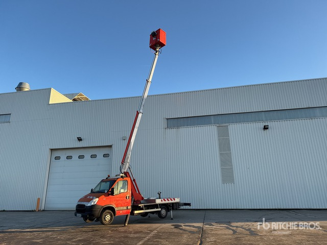 2014 Iveco 35S11 2014 Multitel 160Alu Ds 16 m on ... Bucket Truck - LKW mit Arbeitsbühne: das Bild 2 2014 Iveco 35S11 2014 Multitel 160Alu Ds 16 m on ... Bucket Truck - LKW mit Arbeitsbühne: das Bild 2
