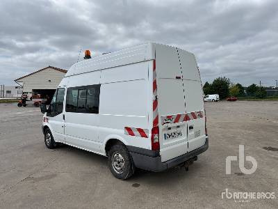 FORD TRANSIT 4x2 Camion Fourgon - Koffer LKW: das Bild 2 FORD TRANSIT 4x2 Camion Fourgon - Koffer LKW: das Bild 2