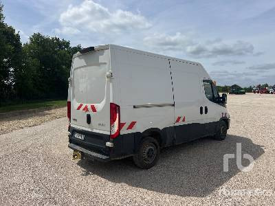 IVECO DAILY 35-140 Vhicule Utilitaire (Inoperable) - Koffer LKW: das Bild 3 IVECO DAILY 35-140 Vhicule Utilitaire (Inoperable) - Koffer LKW: das Bild 3