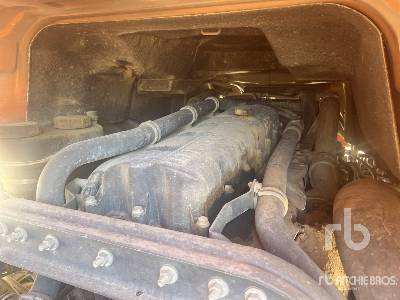 RENAULT KERAX 420 DCI 8x4 Camion Bi-Benne - Kipper: das Bild 5 RENAULT KERAX 420 DCI 8x4 Camion Bi-Benne - Kipper: das Bild 5