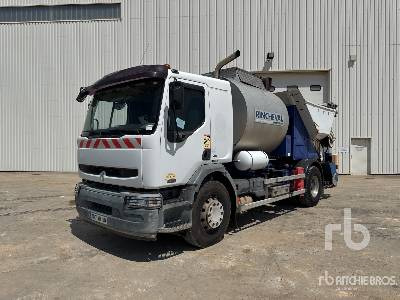 RENAULT PREMIUM 370DCI 2004 Rincheval BIR 4000 L on 4x ... - Bitumenspritzmaschine: das Bild 1 RENAULT PREMIUM 370DCI 2004 Rincheval BIR 4000 L on 4x ... - Bitumenspritzmaschine: das Bild 1