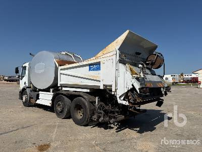 RENAULT PREMIUM 370DCI 6000 L on 6x2 Repandeuse A Bitume - Bitumenspritzmaschine: das Bild 2 RENAULT PREMIUM 370DCI 6000 L on 6x2 Repandeuse A Bitume - Bitumenspritzmaschine: das Bild 2