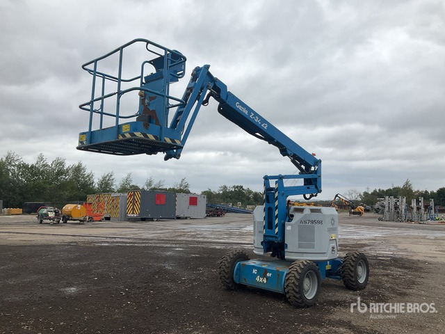 2015 Genie Z34/22 4WD Diesel Articulating Boom Lift - Gelenkarmbühne: das Bild 2 2015 Genie Z34/22 4WD Diesel Articulating Boom Lift - Gelenkarmbühne: das Bild 2