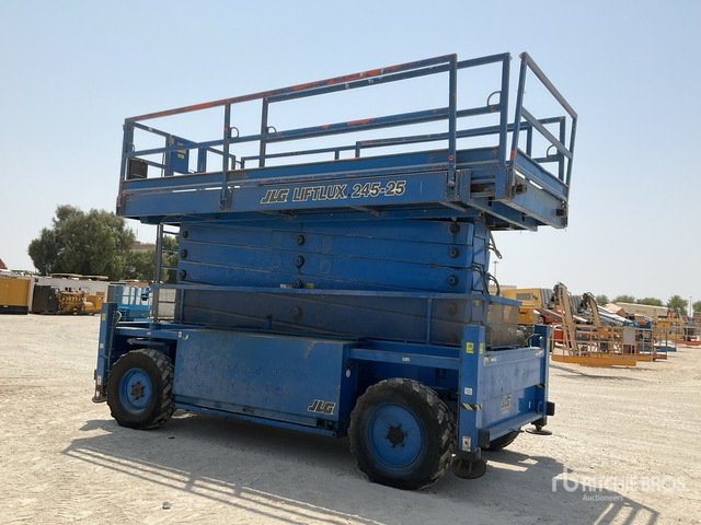 2005 JLG MEWP 245-25 4x4 Diesel Scissor Lift - Scherenbühne: das Bild 4 2005 JLG MEWP 245-25 4x4 Diesel Scissor Lift - Scherenbühne: das Bild 4