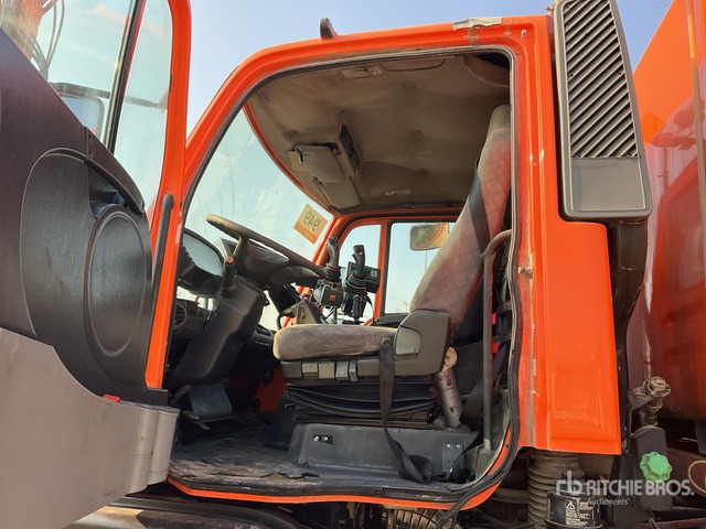 2012 Mercedes-Benz Unimog 500 4x4 Solar Panel Cleaning Truck :Misc. Truck - Kehrmaschine: das Bild 5 2012 Mercedes-Benz Unimog 500 4x4 Solar Panel Cleaning Truck :Misc. Truck - Kehrmaschine: das Bild 5