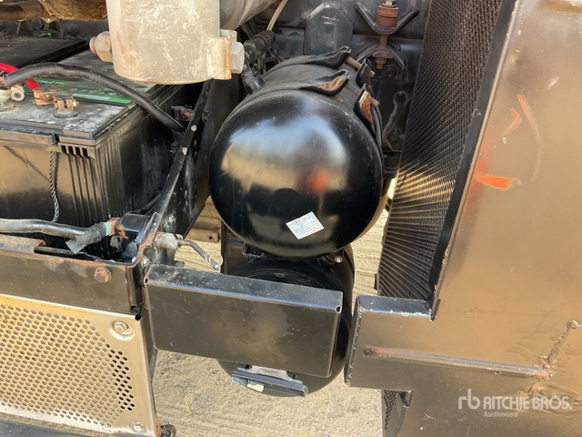 2012 Mercedes-Benz Unimog 500 4x4 Solar Panel Cleaning Truck :Misc. Truck - Kehrmaschine: das Bild 4 2012 Mercedes-Benz Unimog 500 4x4 Solar Panel Cleaning Truck :Misc. Truck - Kehrmaschine: das Bild 4