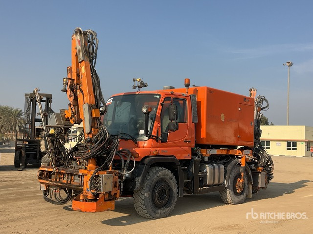 2012 Mercedes-Benz Unimog 500 4x4 Solar Panel Cleaning Truck :Misc. Truck - Kehrmaschine: das Bild 1 2012 Mercedes-Benz Unimog 500 4x4 Solar Panel Cleaning Truck :Misc. Truck - Kehrmaschine: das Bild 1
