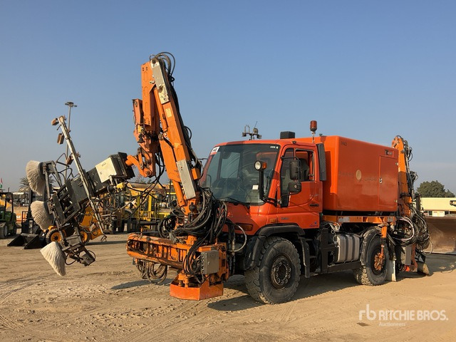 2012 Mercedes-Benz Unimog 500 Solar Panel Cleaning Truck :Misc. Truck - Kehrmaschine: das Bild 1 2012 Mercedes-Benz Unimog 500 Solar Panel Cleaning Truck :Misc. Truck - Kehrmaschine: das Bild 1